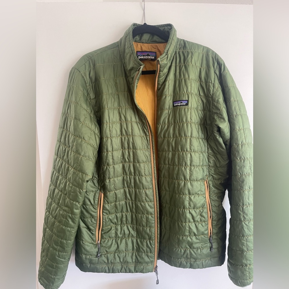 Men’s Large Patagonia Nano Puff jacket